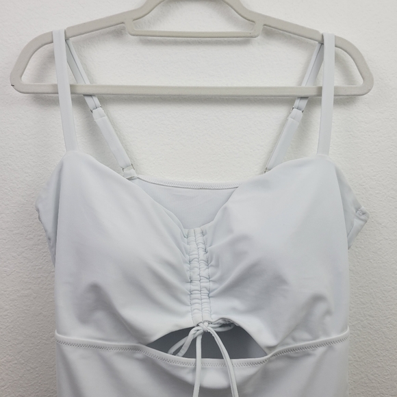 White One Piece Swimsuit With Front Keyhole - Picture 3 of 9